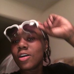 Meet your Posher, Lahmya